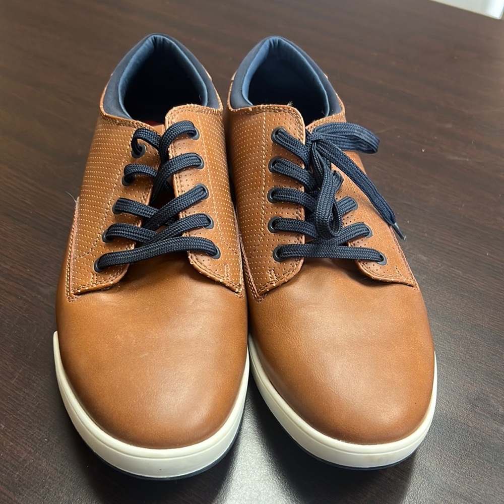 Men’s brown docker style shoes.size 10.
